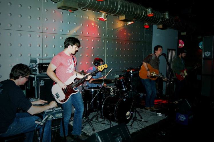 599355_352129844854029_1734480296_n