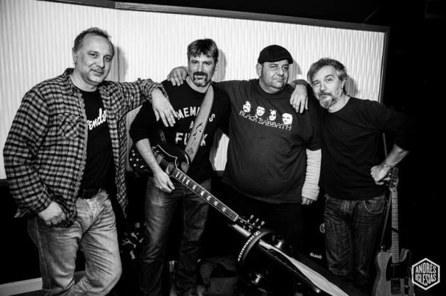 10363565_917555394963433_7923964665165064638_n