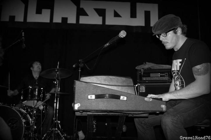 971332_495790983821247_1962294015_n