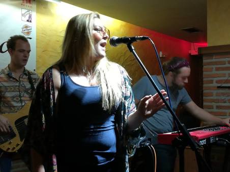 41911306_1912811188785879_6118309143695589376_n